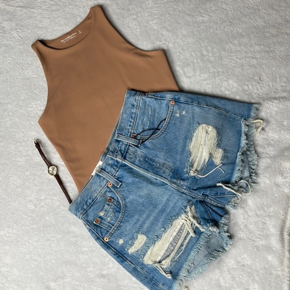 PREMIUM 501 LEVIS SHORTS (PRICE FIRM)